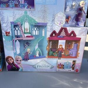 Disney Frozen Mini Playset with Teal, Purple & Pink Details